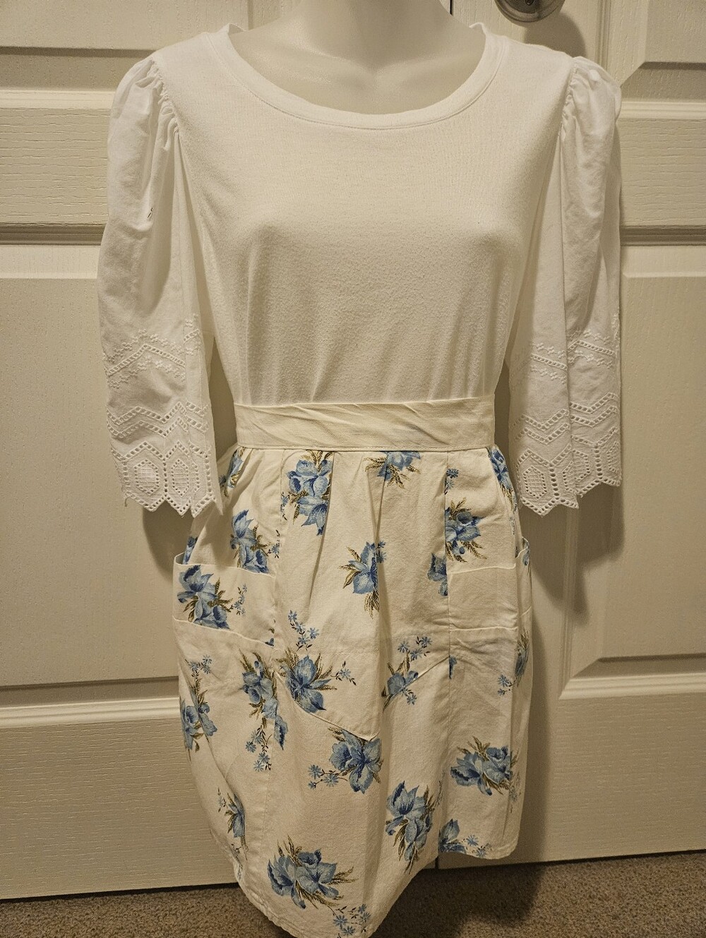 Women's Cream Floral Half Apron
